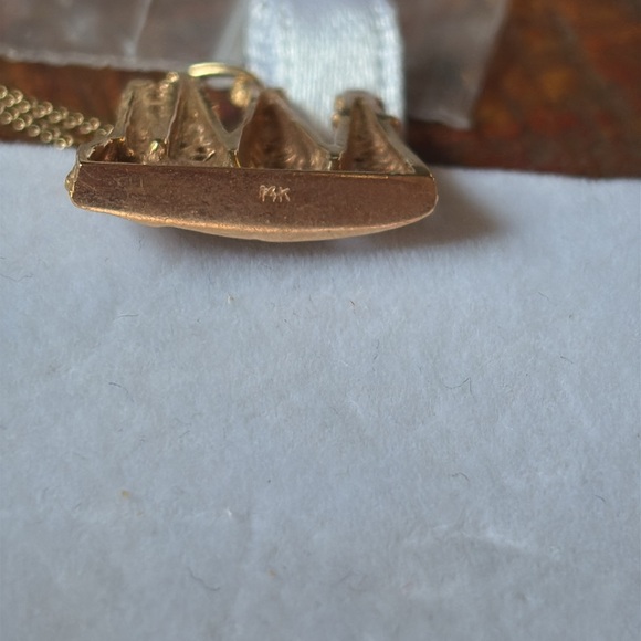 Oilfield wives!  Here is your bling!  14kt gold
Oil rig pendant only. - Picture 3 of 4